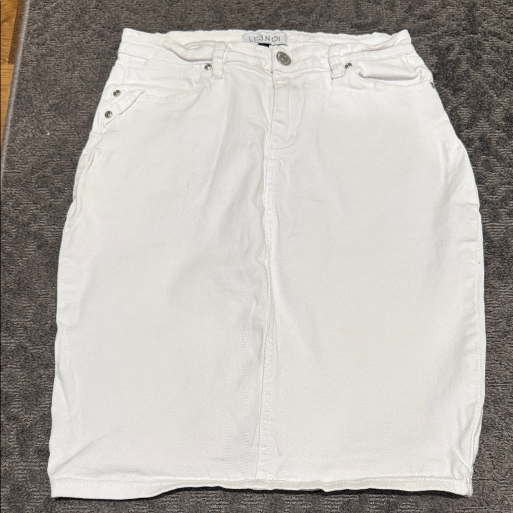 Le3no White Denim Pencil Skirt